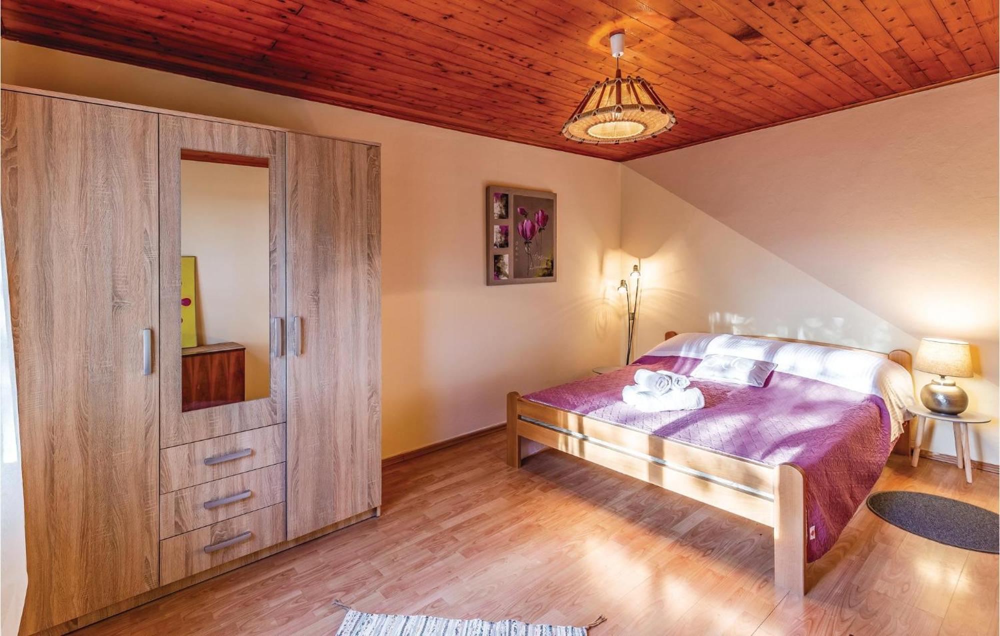 1 Bedroom Pet Friendly Home In ชีชาน ภายนอก รูปภาพ
