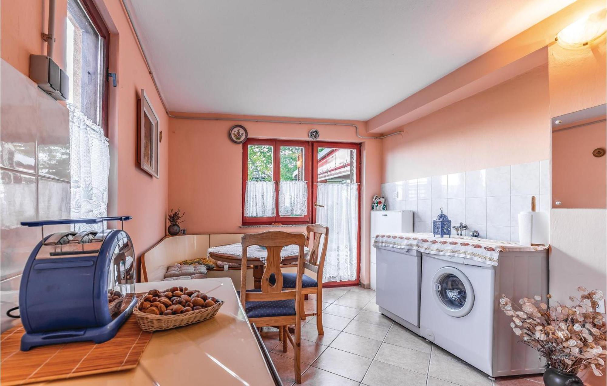 1 Bedroom Pet Friendly Home In ชีชาน ภายนอก รูปภาพ