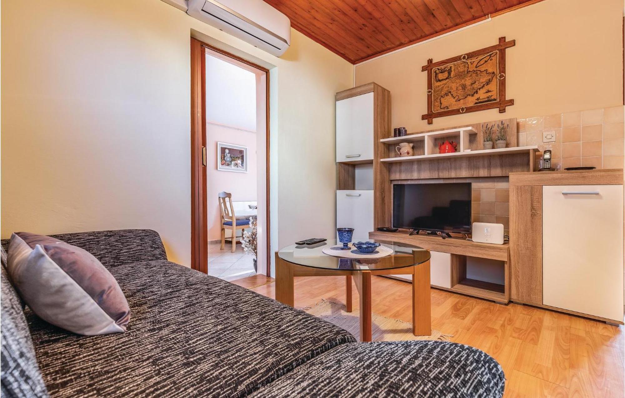 1 Bedroom Pet Friendly Home In ชีชาน ภายนอก รูปภาพ