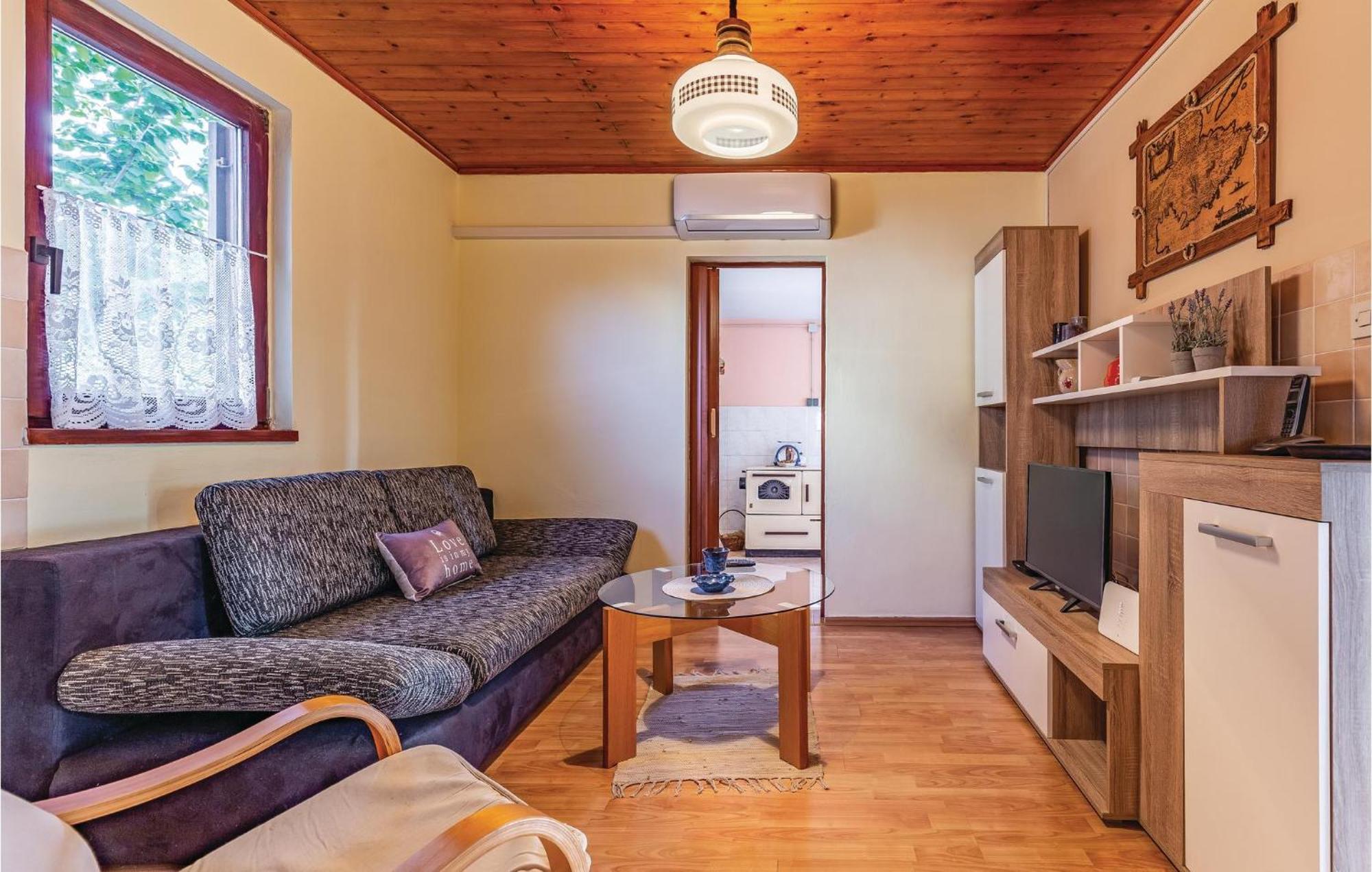 1 Bedroom Pet Friendly Home In ชีชาน ภายนอก รูปภาพ