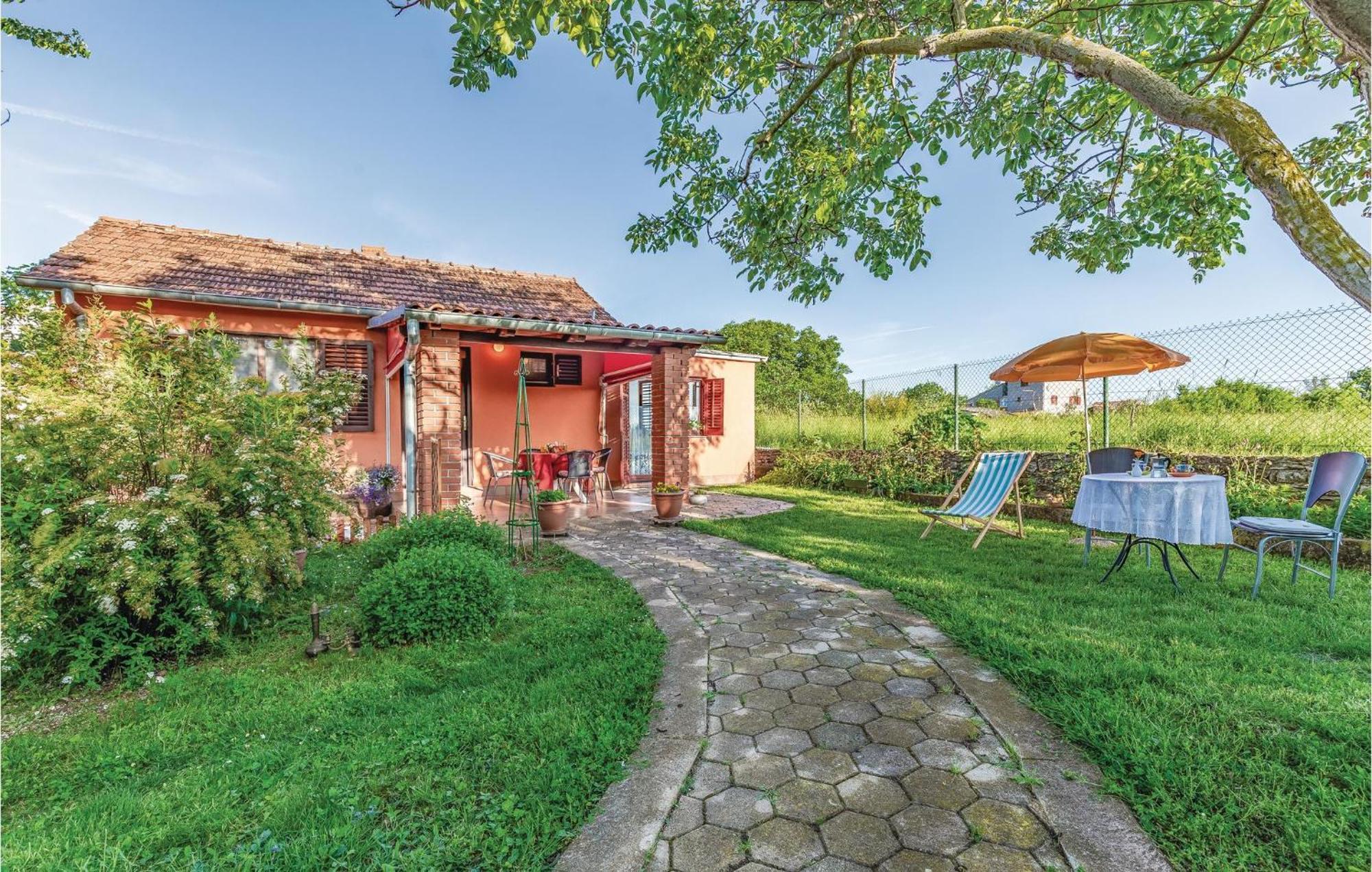 1 Bedroom Pet Friendly Home In ชีชาน ภายนอก รูปภาพ